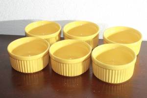 lot 94 image: TOTAL OF&nbsp 6 HOME STONEWARE YELLOW CUSTARD&nbsp 4 12 BOWLS&nbsp