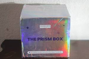lot 48 image: THE PRISM BOX CLEAN SKIN CLUB THE PRISM BOX, IRIDESCENT DESIGN FOR CLEAN TOWELS XL&nbsp