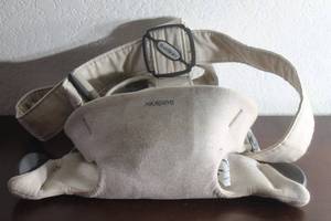 lot 59 image: BABY BJORN BABY CARRIER&nbsp MINI STANDARD 100&nbsp , 007-091 ( 7LBS&nbsp UP TO 25LBS )&nbsp