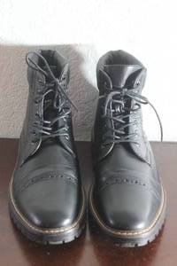lot 68 image: DAVID STONE 033096&nbspBLACK LEATHER LACE UP MEN BOOTS , SIZE 14M&nbsp