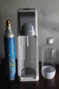 lot 125 image: SODA STREAM WITH 2 USED SODA STREAM CO2 CYLINDERS AND SODA STREAM&nbsp CARBONATING BOTTLE&nbsp