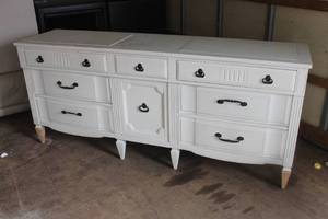 lot 129 image: MID CENTURY MODERN&nbsp SONNO KENT COFFEY WHITE FARMHOUSE 8-DRAWER&nbsp DRESSER , 74L X 18.5W X 32 H&nbsp