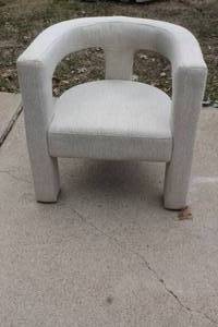 lot 130 image: &nbspBOUCLE UPHOLSTERED SIDE ACCENT&nbsp CHAIR&nbsp