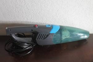 lot 141 image: BISSEL 2030 LIGHTWEIGHT STICK CORDED HAND VACUUM&nbsp