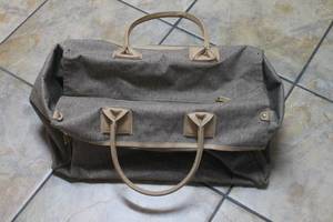 lot 143 image: NICOLE MILLER NEW YORK 22 TAYLOR COLLECTION BOX BAG LEATHER HANDLE CANVAS LARGE DUFFEL BAG&nbsp