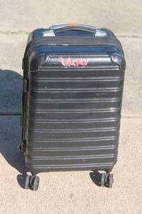 lot 153 image: IFLY HARDSIDE EXPANDABLE CARRY ON&nbsp SUITCASE LUGGAGE WITH SPINNER WHEELS&nbsp , 22&nbsp