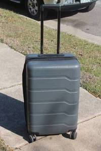 lot 154 image: GREY OPEN STORY&nbsp EXPANDABLE HARDSIDE 26 CHECKED&nbsp ON&nbsp SPINNER WHEELS SUITCASE LUGGAGE&nbsp