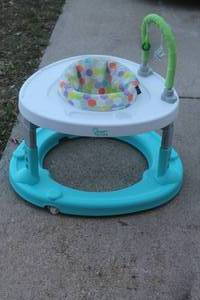 lot 169 image: SMART STEPS BABY&nbsp BOUNCE N DANCE CENTER WALKER