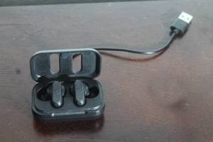 lot 191 image: PAIR OF SKULLCANDY DIME TRUE WIRELESS EARBUDS , MODEL S2DMW&nbsp