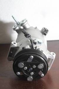 lot 194 image: AUTOMOTIVE AC COMPRESSOR WITH A CLUTCH , AC170-5821&nbsp