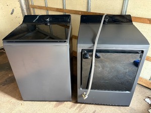 lot 128 image: LG MATTE BLACK&nbsp ELECTRIC&nbsp SMART WASHER &amp DRYER&nbsp &nbsp&nbsp WASHER LG 5.5 CU.FT TOP LOAD&nbsp &nbspWT8400CB&nbsp EASY LOAD&nbsp &amp&nbsp &nbsp LG DRYER&nbsp &nbsp7.3&nbsp CU FT REAR CONTROL DLE8400BE&nbsp&nbsp