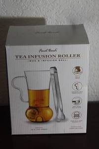 lot 211 image: FINAL TOUCH TEA INFUSION ROLLER MUG &amp INFUSION BALL IN ORIGINAL BOX&nbsp