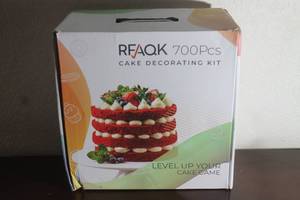 lot 33 image: RFAQK CAKE DECORATING KIT&nbsp IN ORIGINAL BOX  SEE PICS&nbsp
