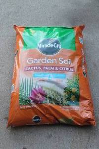 lot 41 image: MIRACLE -GRO GARDEN&nbsp SOIL CACTUS,PALM &amp CITRUS 1.5 CU FT&nbsp BAG POTTING MIX&nbsp