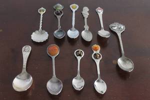 lot 98 image: TOTAL OF 10 ASSORTED SILVER PLATED SPOONS&nbsp