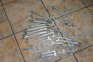lot 133 image: TOTAL OF 40 PLUS ASSORTED BRAND&amp SIZE COMBINATION WRENCHES  SEE PICS&nbsp
