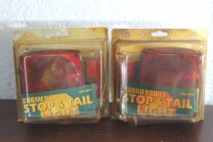 lot 17 image: TOTAL OF 2 SUBMERSIBLE LEFT&nbsp 46246 &amp RIGHT 46247 STOP TAIL LIGHTS&nbsp