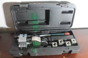 lot 38 image: EASTWOOD BRAKE FLARE IN STORAGE CARRY CASE&nbsp