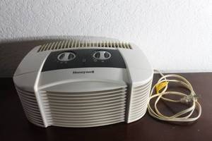 lot 87 image: KAZ INC HONEYWELL 16200 COMPACT AIR PURIFIER&nbsp