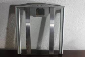 lot 90 image: HEALTH O METER BFM681DQN-63 DIGITAL SCALE&nbsp