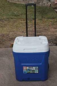 lot 102 image: IGLOO 60QT WHEELED COOLER 4901744&nbsp