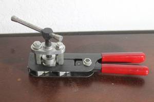 lot 121 image: BRAKE PIPE FLARING TOOL&nbsp