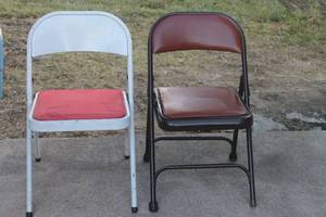 lot 253 image: 2 METAL FOLDING CHAIRS WITH CUSHION SEATS