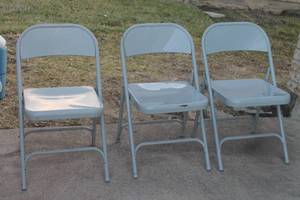 lot 254 image: 3 METAL FOLDING CHAIRS