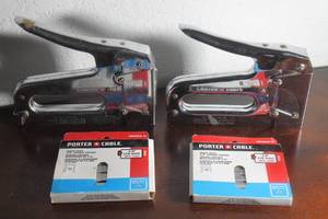 lot 83 image: TOTAL OF 2 HEAVY DUTY AAROW T-50 STAPLES WITH LOT OF HEAVY DUTY PORTER CABLE 38 CROWN STAPLES&nbsp