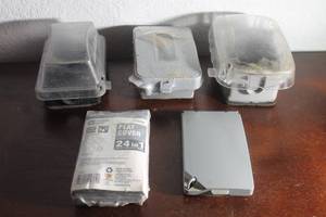 lot 74 image: TOTAL OF 5 ASSORTED BRAND WEATHERPROOF ELECTRICAL OUTLET COVERS&nbsp