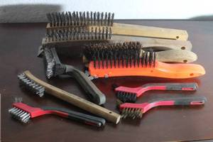lot 65 image: TOTAL OF 9 ASSORTED BRANDSIZE WIRE BRUSHES&nbsp