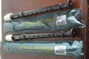 lot 51 image: TOTAL OF 2 ANGEL SOPRANO BARQUE RECORDERS 101 - 250403 WITH STORAGE CASE&nbsp