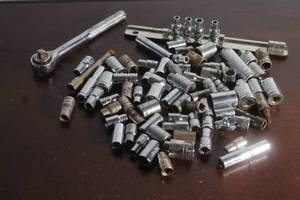 lot 38 image: 14 RATCHET WITH GENEROUS AMOUNT ASSORTED VARIOUS SIZE SOCKETS AND HOLDER  SEE PICS&nbsp