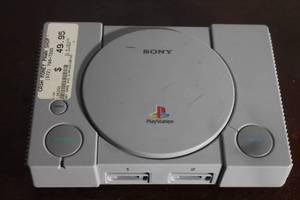 lot 32 image: SONY PLAYSTATION CLASSIC MINI CONSOLE SCPH-1000R