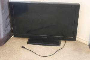 lot 31 image: ELEMENT ELECTRONICS ELCFW327 TELEVISION&nbsp
