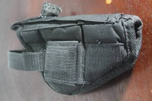 lot 24 image: BULLDOG HANDGUN HOLSTER