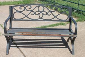 lot 6 image: WROUGHT IRON YARDGARDEN BENCH