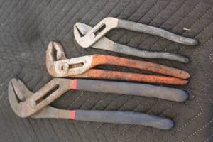 lot 11 image: 3 PAIR OF CHANNELLOCK ADJUSTABLE PLIERS