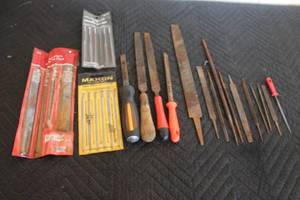lot 12 image: LOT OF ASSORTED SIZE FILES&nbsp