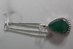 lot 46 image: GERMAN SILVER NECKLACE WITH GREEN ONYX STONE PENDENT