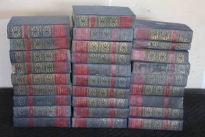 lot 65 image: 28PC VINTAGE FUNK AND WIGNALLS NEW STANDARD EVCYCLOPEDIAS DELUXE EDITION