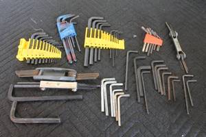 lot 95 image: GENEROUS AMOUNT OF ASSORTED HEX KEYS&nbsp