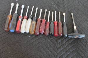 lot 101 image: LOT OF 14 ASSORTED SIZE AND BRAND NUT DRIVERS