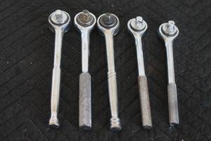lot 107 image: LOT OF 5 ASSORTED 38 RATCHETS