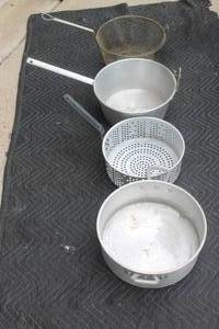 lot 113 image: 2 POT AND STRAINER SETS FOR FRYERS&nbsp