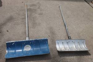 lot 120 image: 2 ALLUMINUM SHOVELS 18 AND 24