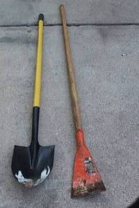 lot 124 image: TEMPERED SHOVEL AND THE MUTT SCRAPPER