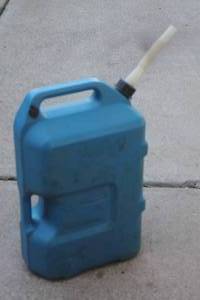 lot 126 image: VINTAGE RUBBERMAID 6 GALLON WATER JUG