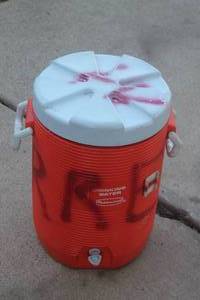 lot 127 image: RUBBERMAID 5 GALLON WATER JUGDISPENSER