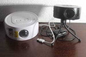 lot 135 image: IJOY MINI PROJECTOR &amp&nbsp LED&nbsp LASER STAR PROJECTOR  SEE PICS&nbsp